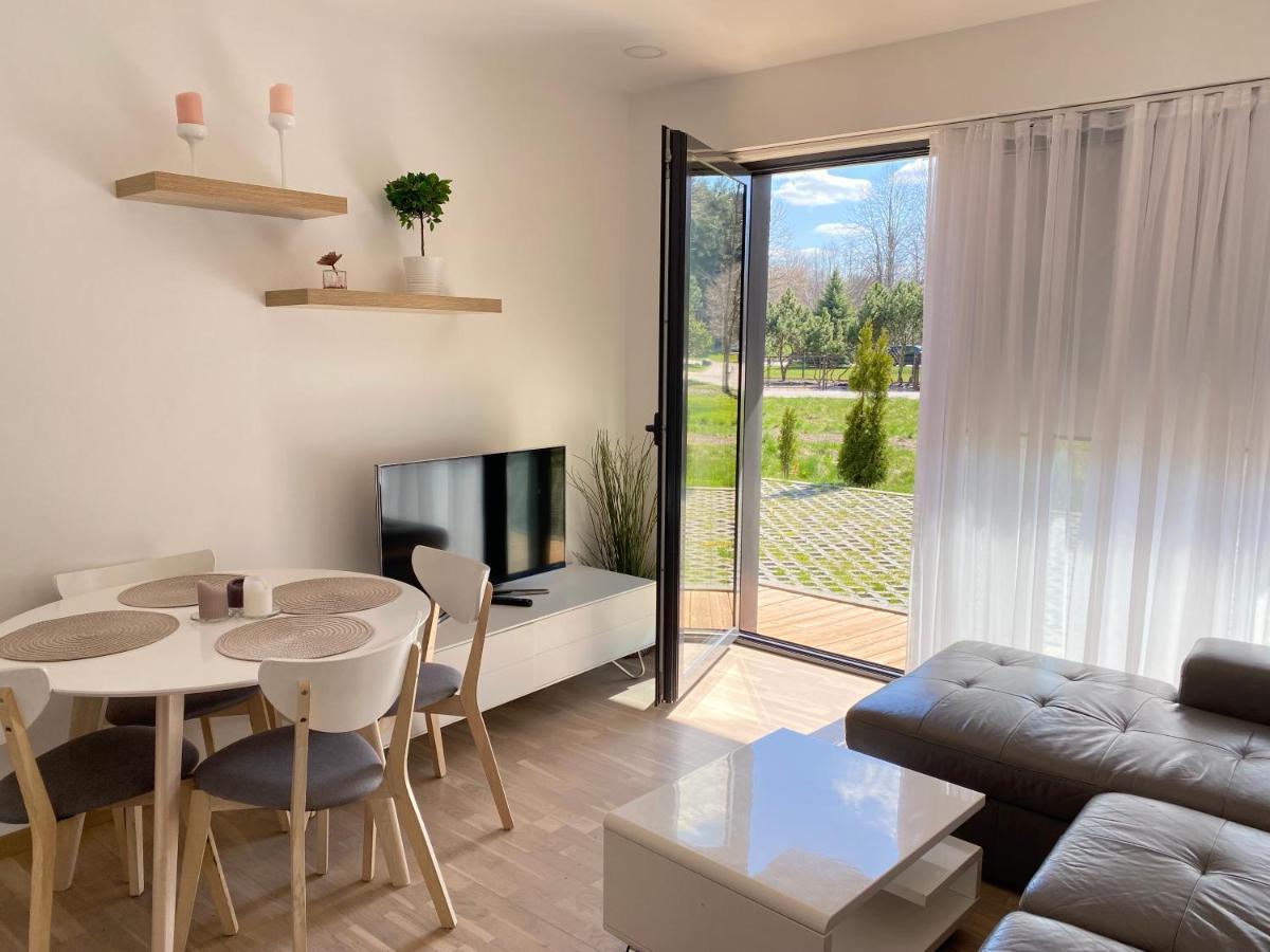 Smilciu Trio Keturvieciai Apartamentai Su Terasa Palanga Exteriör bild